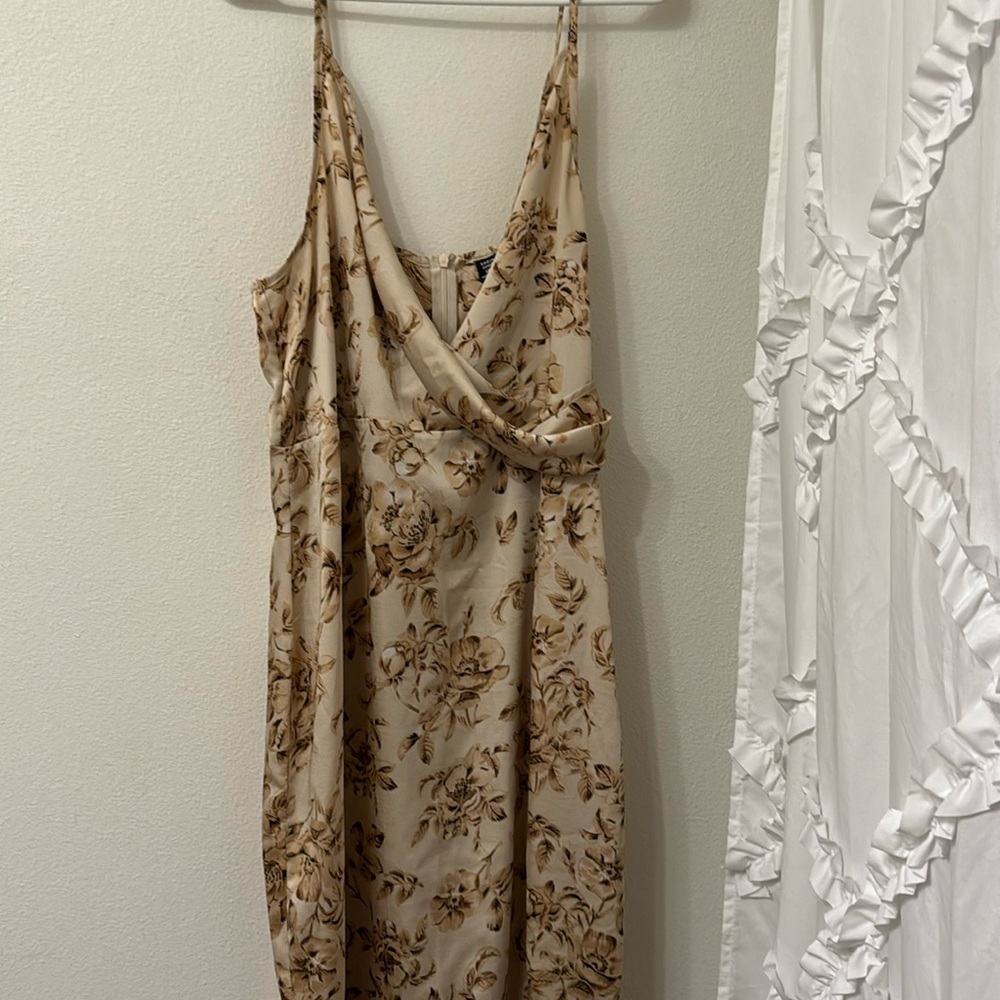 Elegant Floral Midi Dress